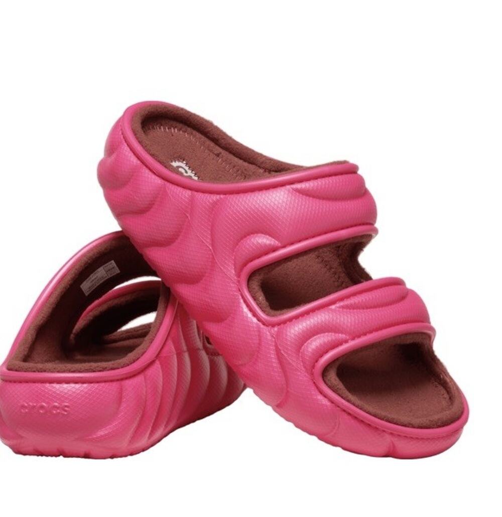 Crocs Classic Cozzzy Overpuff Sandal Dragon Fruit Women’s size 10 NWT